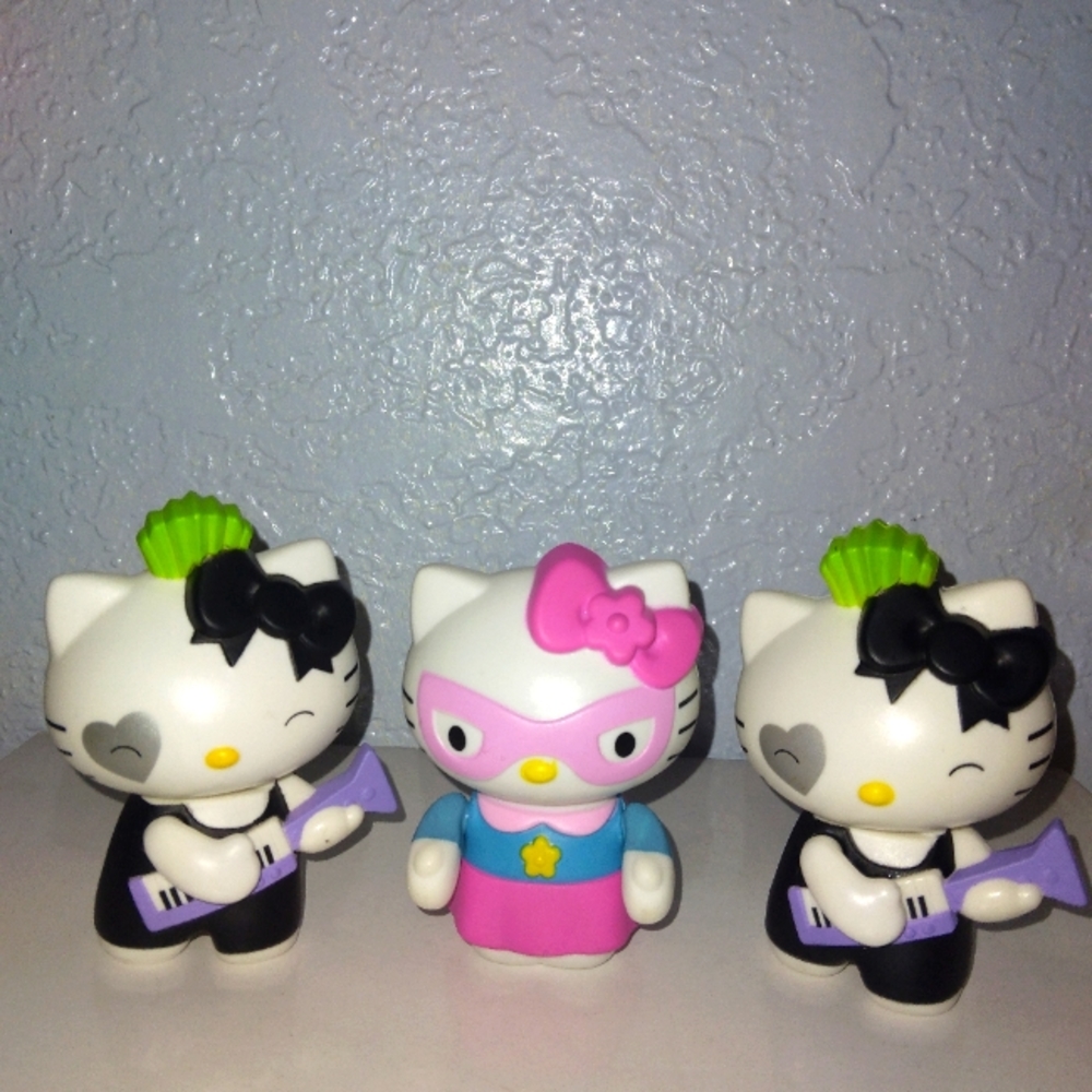 Hello kitty pink superhero and two twins Rockstars Sanrio pack of 3, three